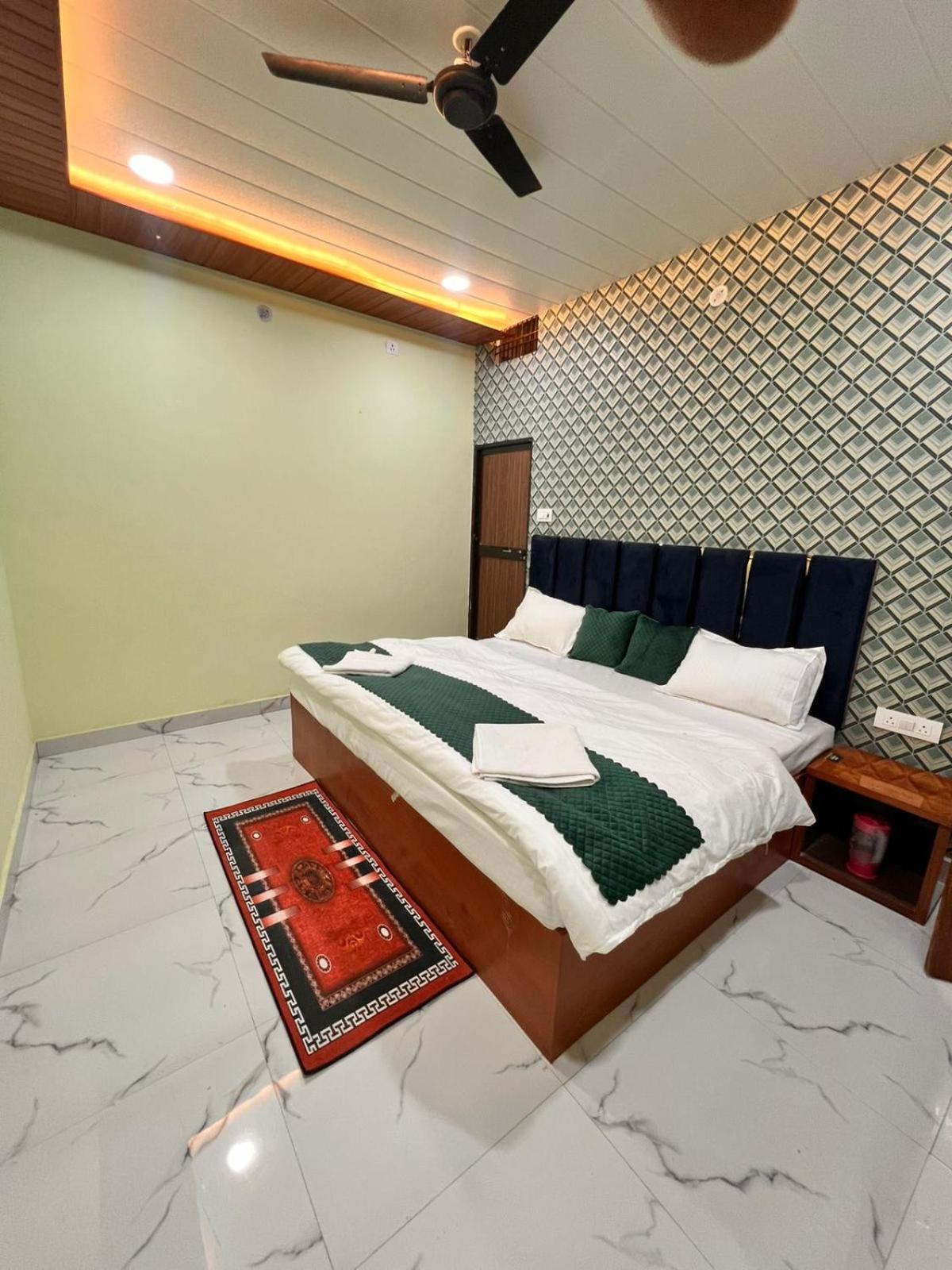 Gulab Residency Hotel Varanasi Exterior photo