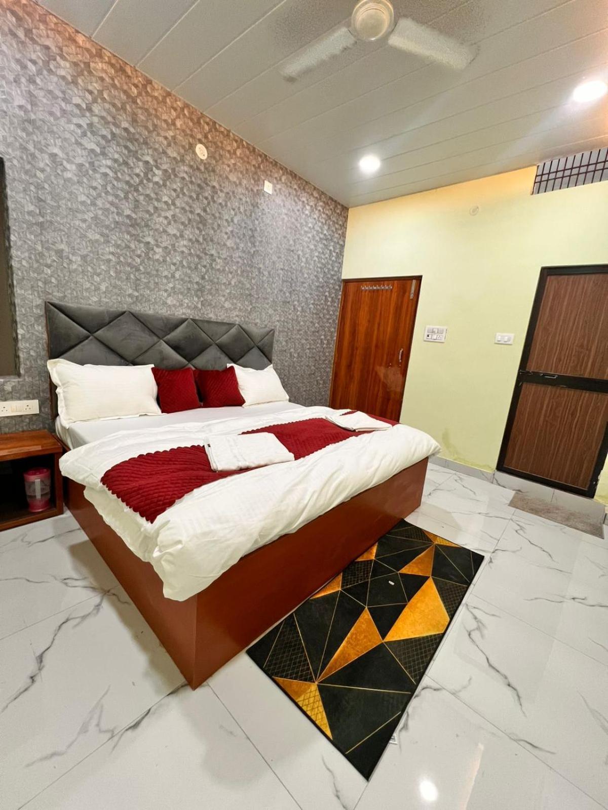 Gulab Residency Hotel Varanasi Exterior photo